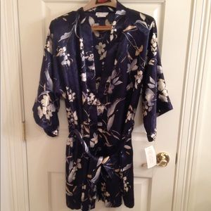 Ladies short floral robe